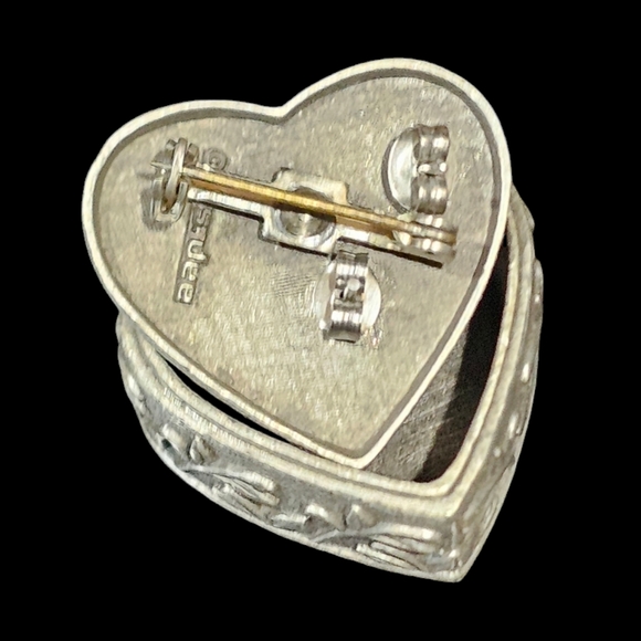 Ms. Dee Pewter Heart Shaped Trinket Dish With Earrings And Pin - Picture 3 of 3
